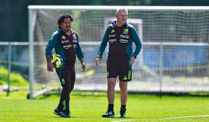 Vasco Aguirre y la Selección tienen visita especial durante el microciclo