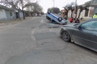 Choque y vuelco en Santa Rosa: una mujer fue trasladada a la Asistencia Pública