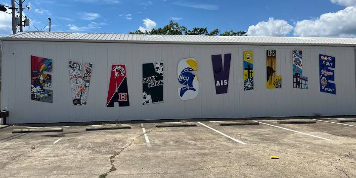 New Jacobsville mural highlights local high schools