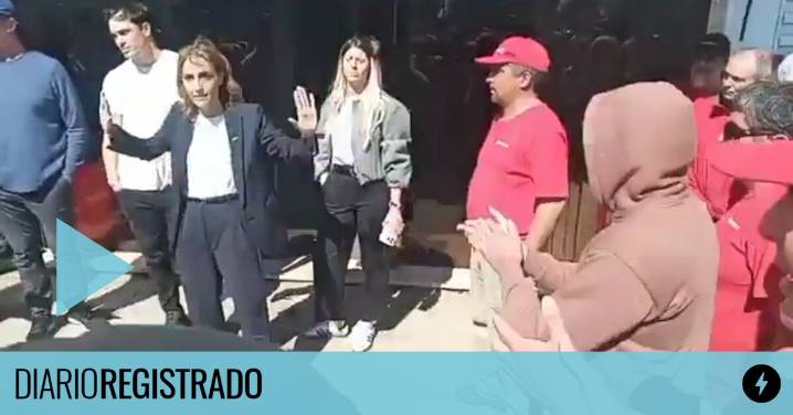 Arietto fue echada por los trabajadores en huelga de una fábrica tras haberse hecho la piola por las redes