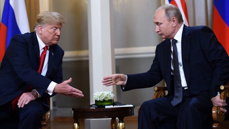 Antes de la cumbre, Trump cuestiona qué ha cambiado en Putin