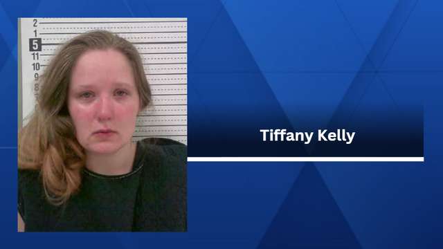 Iowa crime: Tiffany Kelly charged with OWI after being pulled over with missing tire