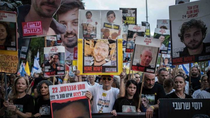 Israeli protesters demand Netanyahu does whatever it takes to bring hostages home 