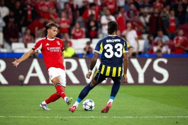 Benfica venció al Fenerbahce y se metió en la Fase Liga de la Champions League