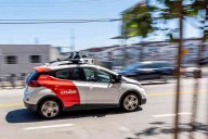 GM renews its efforts on driverless vehicles
