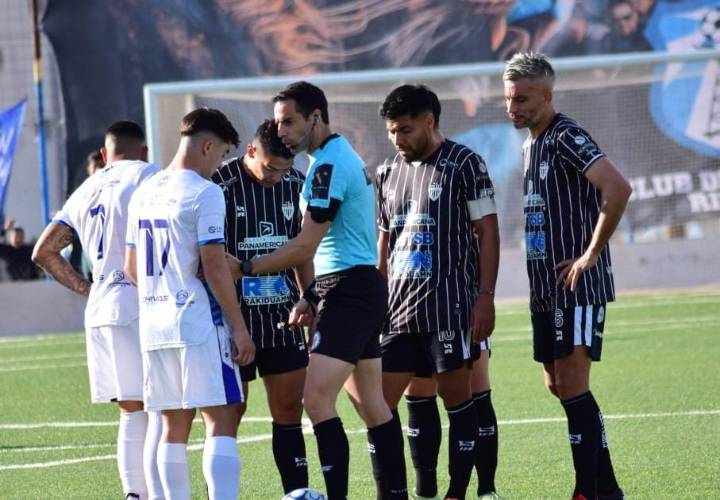 Yair Marín tras la derrota de Cipolletti en Rincón: «En esta cancha solo pueden jugar ellos»