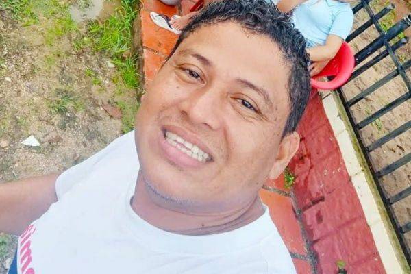 Accidente mortal en la vía Loma del Bálsamo–Algarrobo deja un motociclista sin vida