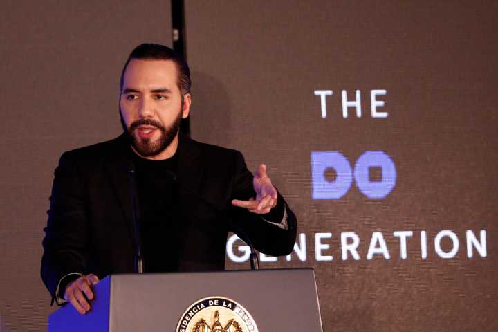 El presidente Bukele sobre reelección indefinida: "¿Por qué es diferente en El Salvador?"