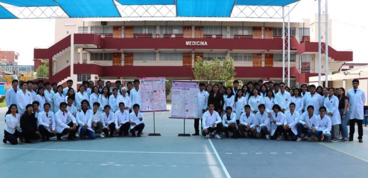 Andrea Bustamante obtuvo el primer lugar con 85 puntos en Medicina en examen de admisión 2026 de la UNSA