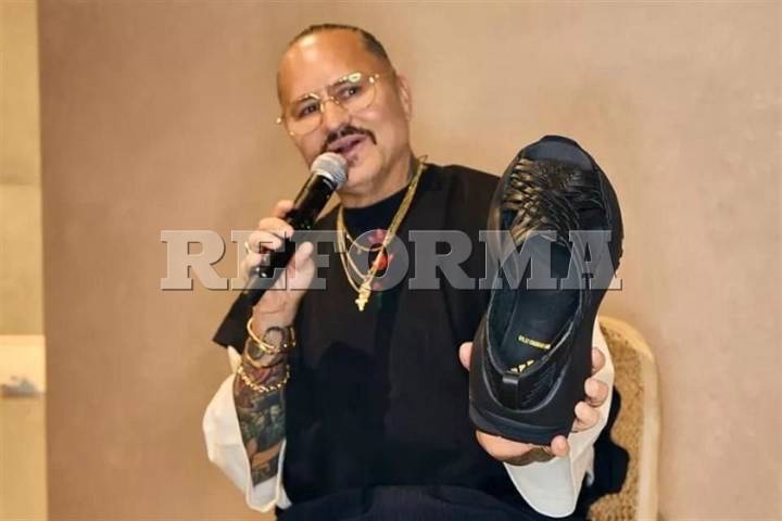 Admite Willy Chavarría apropiación con sandalias de Adidas