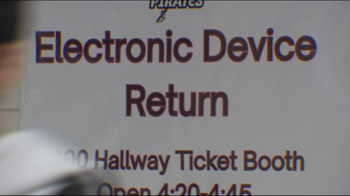 How North Texas schools are enforcing strict cell phone ban