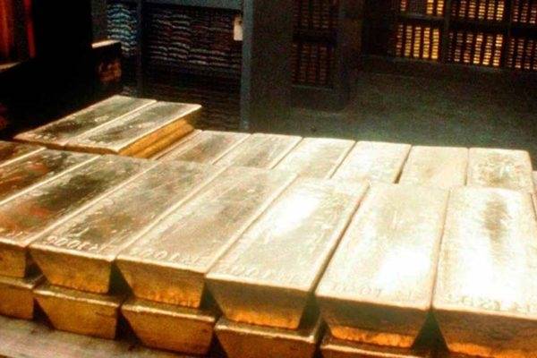 Precio del oro establece un nuevo récord histórico