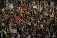 Israel prepares to move Palestinians to southern Gaza as Israelis urge mass protest over war
