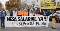 El sindicato de profesionales de la salud, Siprosapune reclamó al gobierno que los llame a negociación