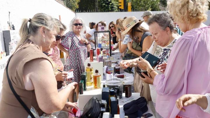 El mercadillo solidario en La Guía a beneficio de la Casa de Acogida ya está en marcha