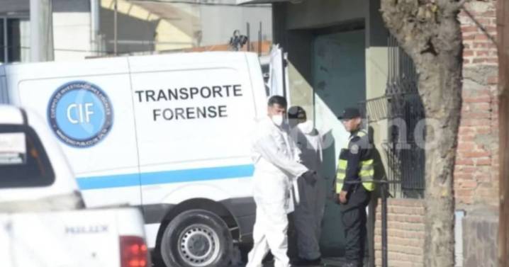 Hallan el cuerpo de una mujer e investigan presunto femicidio