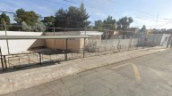 Joven es asaltado frente al Centro Escolar El Chamizal; pide ayuda a automovilistas y es ignorado