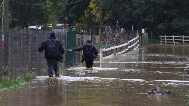 Estragos por lluvias en el Biobío: vecinos del río Andalién enfrentan la situación "más compleja"