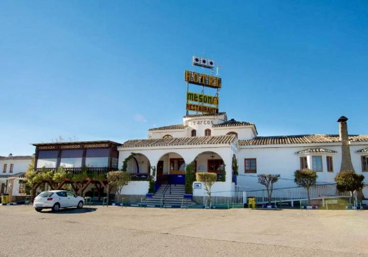 Dos falsos policías tirotean a unos turistas franceses tras pararlos en una autovía para pedirles dinero