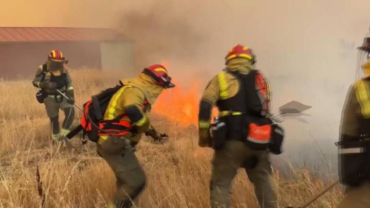 Los incendios forestales en Galicia calcinan unas 32.000 hectáreas y mantienen a más de 320 personas confinadas
