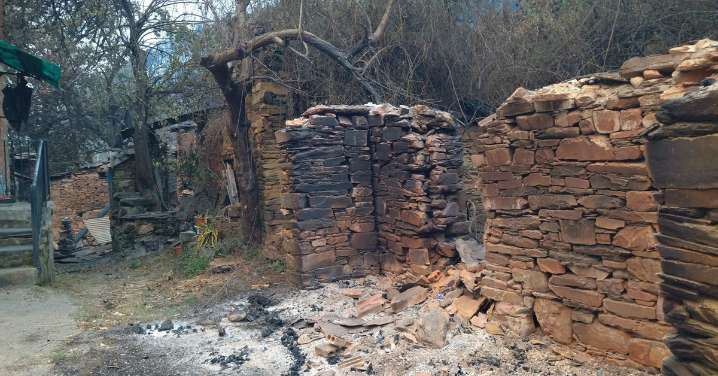 GALERÍA | Guerra de lume en San Vicente: "Solo quedaron 12 casas en pie"