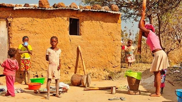 Aumento del 116 % al salario mínimo impulsó salida de 13 .4 millones de pobres