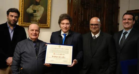 Milei fue distinguido como “Economista del Año 2025″ por una reconocida entidad de Brasil