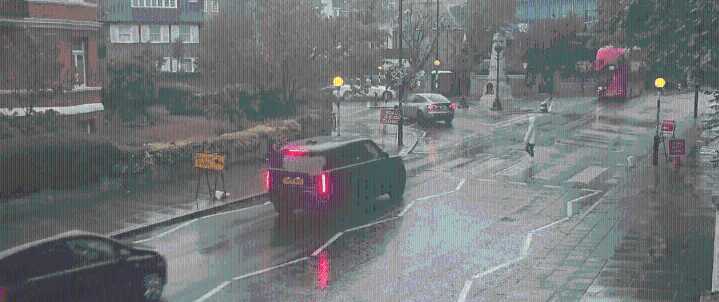 London weather: Travel chaos warning as London deluged with heavy rain