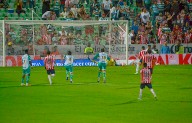 Con milagro de Acevedo, Santos vence en Torreón a Chivas