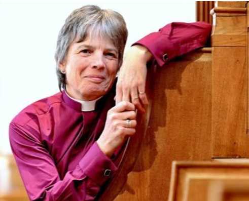Cherry Vann hace historia como la primera arzobispa del Reino Unido y líder LGBTQ+ de la Iglesia en Gales