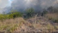 Incendio en lote baldío provoca movilización de cuerpos de auxilio en Guadalupe