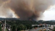 Cortada la circulación de trenes entre Galicia y Madrid por un potente incendio en Ourense