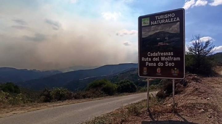 Semana de lucha contra 200 incendios en Castilla y León: los de Ourense y Cáceres mantienen en vilo a la Comunidad