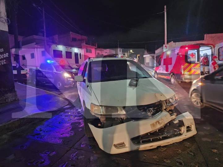 MOTOCICLISTA LESIONADO EN CHOQUE DE FRENTE CONTRA CAMIONETA