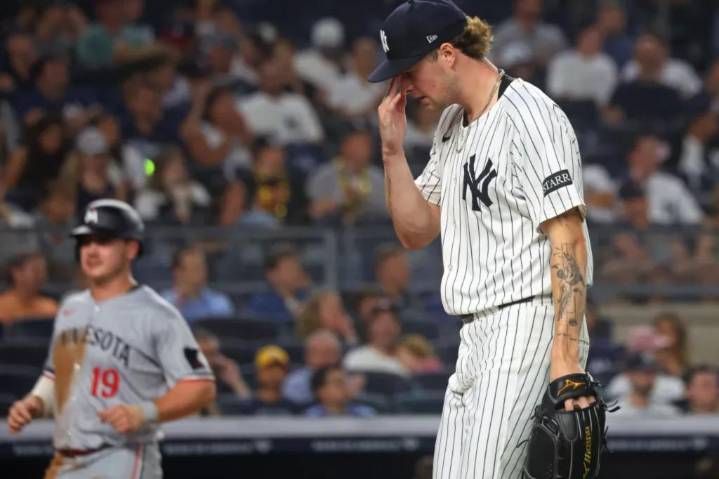 Cam Schlittler's early hook backfires on Yankees, Aaron Boone