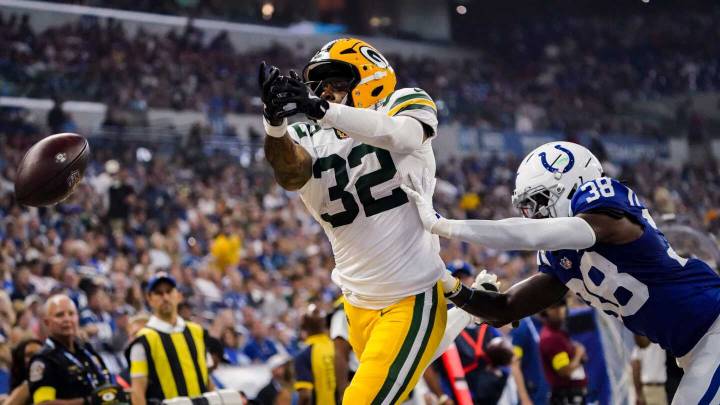 Packers RB MarShawn Lloyd leaves with hamstring injury