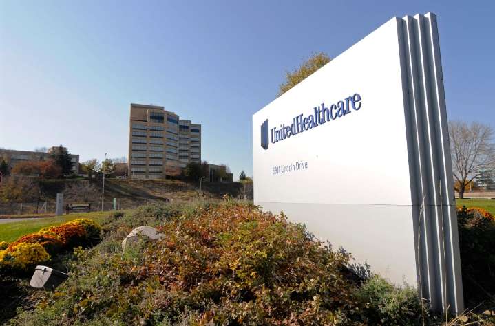 Hombre acusado en NY de hostigar a viuda del CEO asesinado de UnitedHealthcare