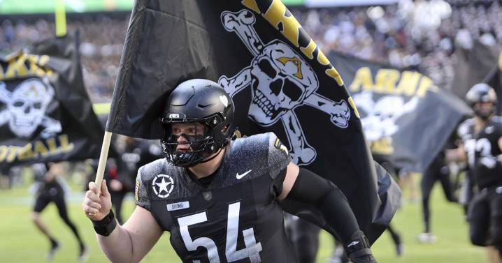 Army joins Air Force and Navy in allowing alcohol sales at football games