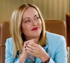 Meloni “indignada” por sitio porno que muestra imágenes manipuladas de ella