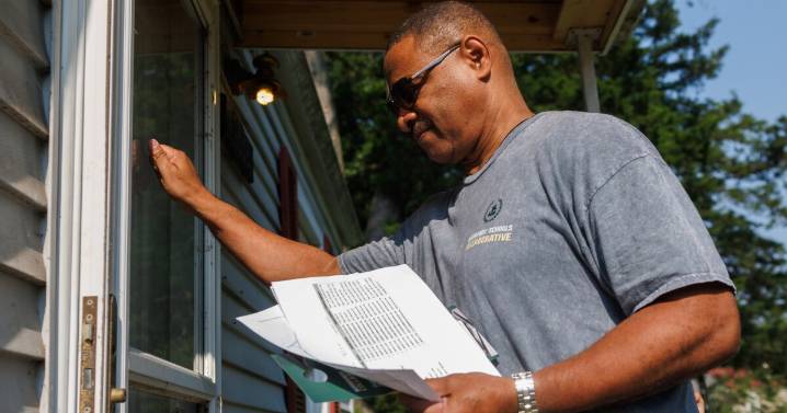 Normandy staff knocks on doors to get families enrolled for the new school year