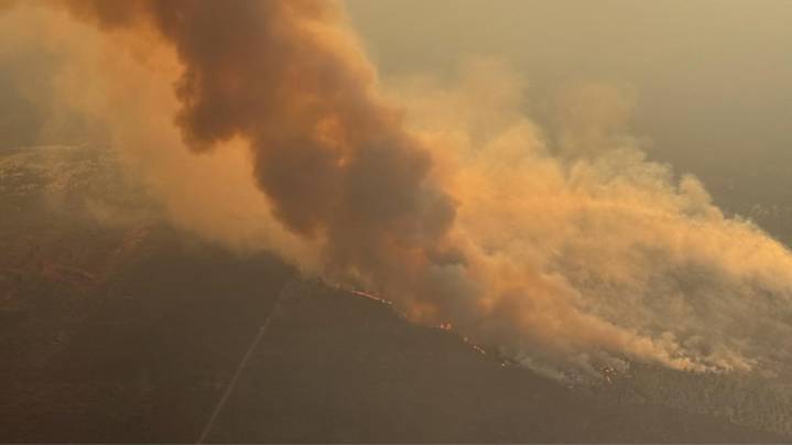 Four homes destroyed as Flat Fire burns 22,000 acres in central Oregon