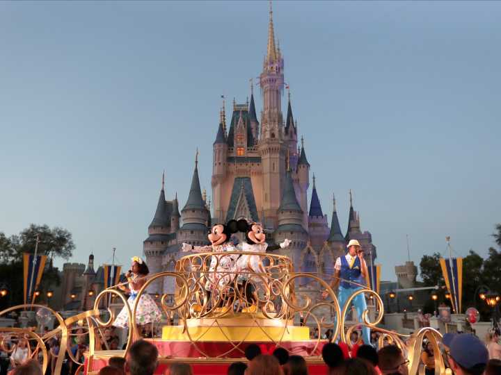 Cuáles son los extraños códigos que usan los empleados de Disney para denunciar incidentes y qué significan
