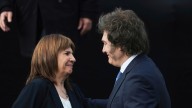 Tras oficializar las listas, Javier Milei celebró la candidatura a senadora por CABA de Patricia Bullrich