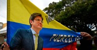 Las mil y una versiones de Gustavo Petro sobre los autores intelectuales del magnicidio de Miguel Uribe
