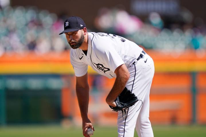 Former Tigers pitcher signs minor-league deal with Mariners