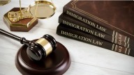 Consejo clave para migrantes: si va a la corte, debe seguir este paso para evitar problemas con ICE