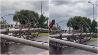 Cae Espectacular en Tlalnepantla, Edomex; Estructura Aplastó dos Vehículos