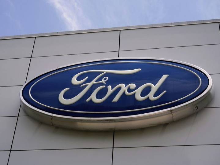 Ford recalls pickup trucks over instrument display failures