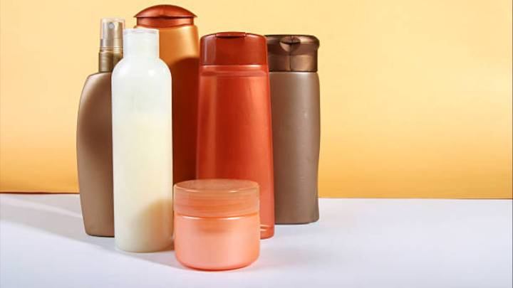 Soy estilista y estos son los champús que jamás utilizaría: te revientan el pelo