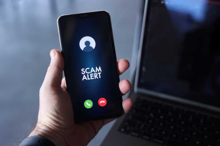 'She did the right thing': Waukesha County woman narrowly avoids phone fraud -